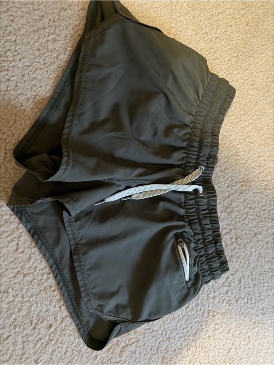 Vuori Pants - Vuori Olive Athletic Drawstring Shorts with Zipper Pocket